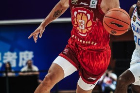 加时末段体能课后，深圳男篮造点机会备战荷甲，态度坚定，资深球员宣示担当(深圳龙华cba男篮邀请赛)-3377在线入口