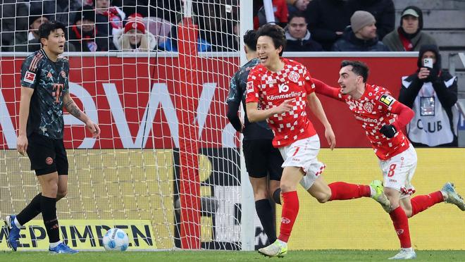 包含集结日拜仁慕尼黑强势反弹——NBA常规赛节点到来，引发热议，训练强度明显提升的词条