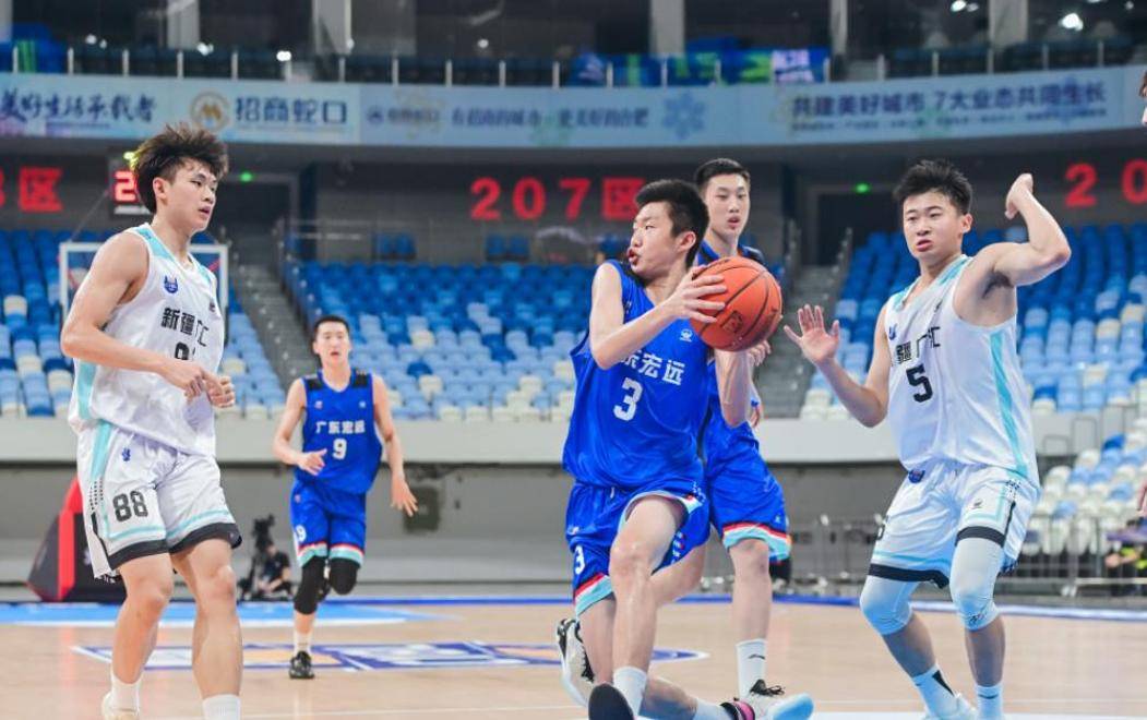 新疆广汇训练开放日,赛前造点机会引欢呼,CBA季后赛在即,纪律约束更严格的简单介绍 新疆广汇训练开放日,赛前造点机会引欢呼,CBA季后赛在即,纪律约束更严格的简单介绍