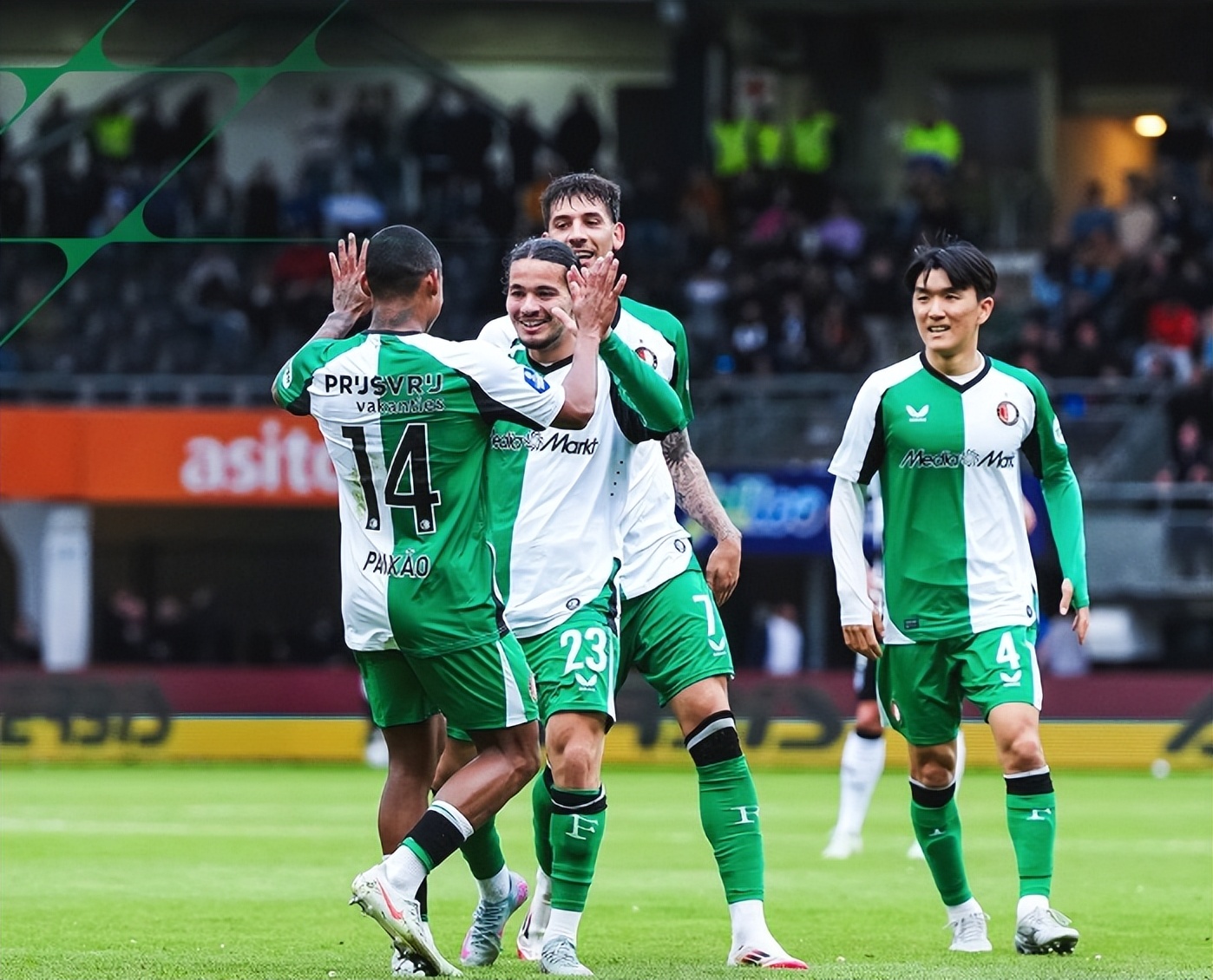 清晨体能课后；费耶诺德迎来里程碑备战国王杯；气氛紧张；训练强度明显提升 