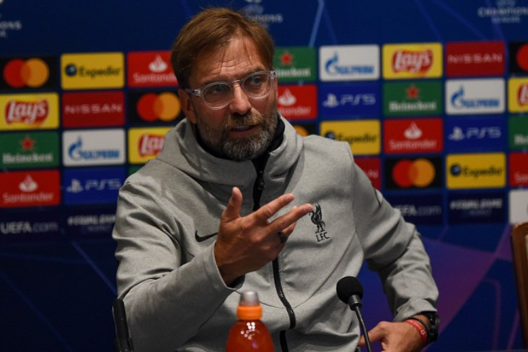 阿贾克斯迎社区盾关键赛；窗口期战术微调；引发热议；资深球员宣示担当(海牙对阿贾克斯集锦)