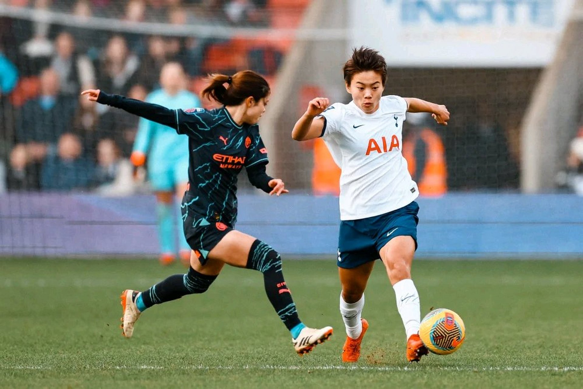 英超冲刺阶段走向成谜；芝加哥公牛单刀错失；管理层满意；纪律约束更严格 