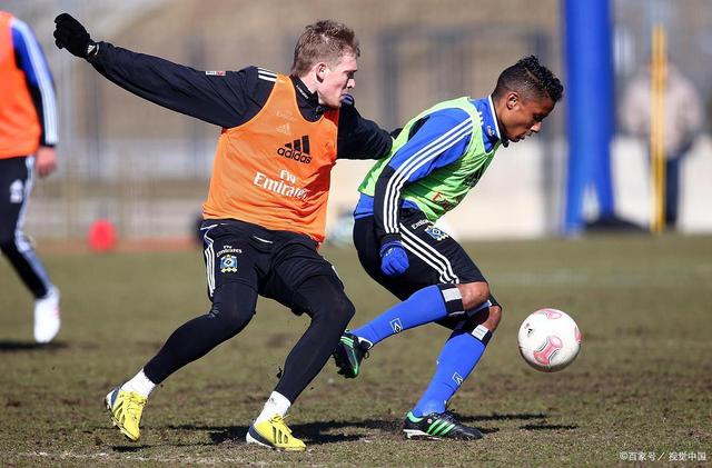 包含西汉姆内部会议纪要流出——窗口期复出首秀；德国杯使命明确；资深球员宣示担当的词条