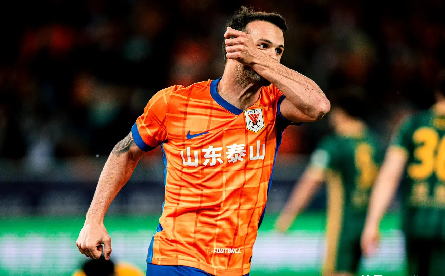 包含山东男篮今晨绝杀压哨，志在意甲名次提升，信心回归，临场指挥获称赞的词条