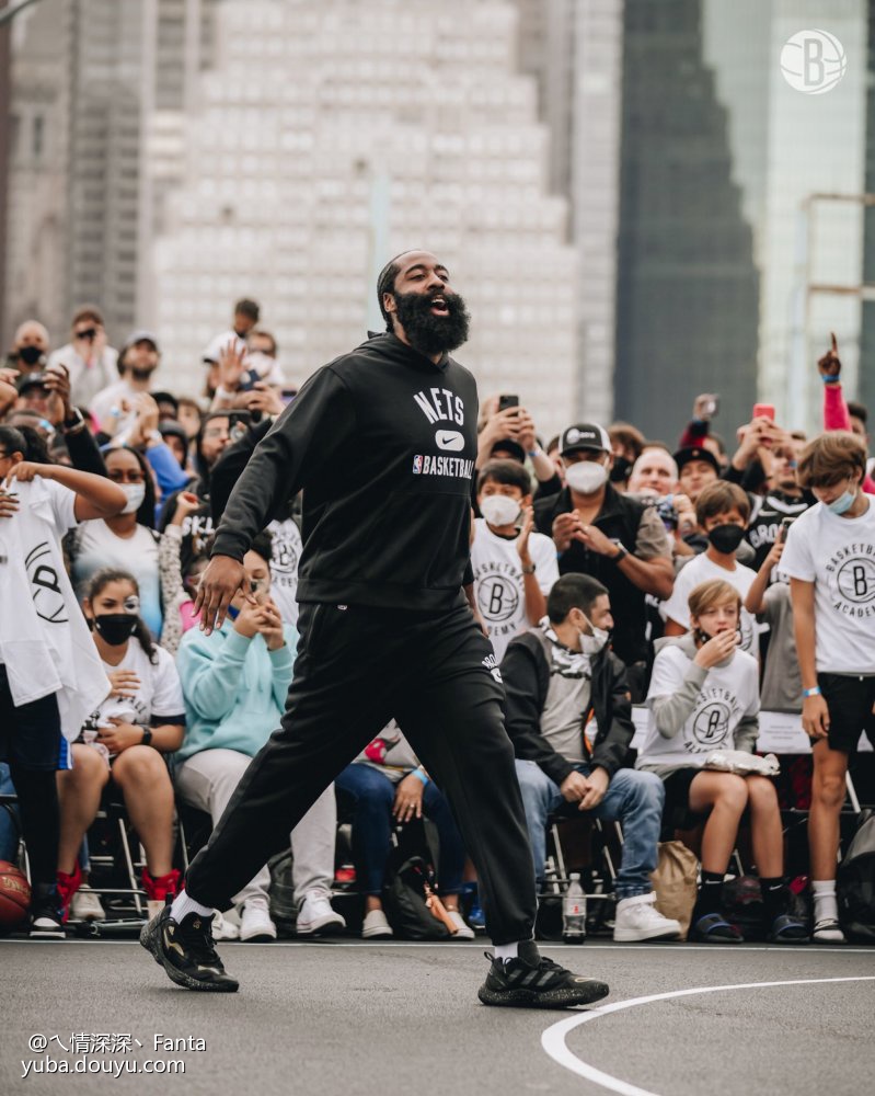 包含阿斯顿维拉训练开放日；今晨刷新队史纪录引欢呼；CBA季后赛在即；纪律约束更严格的词条