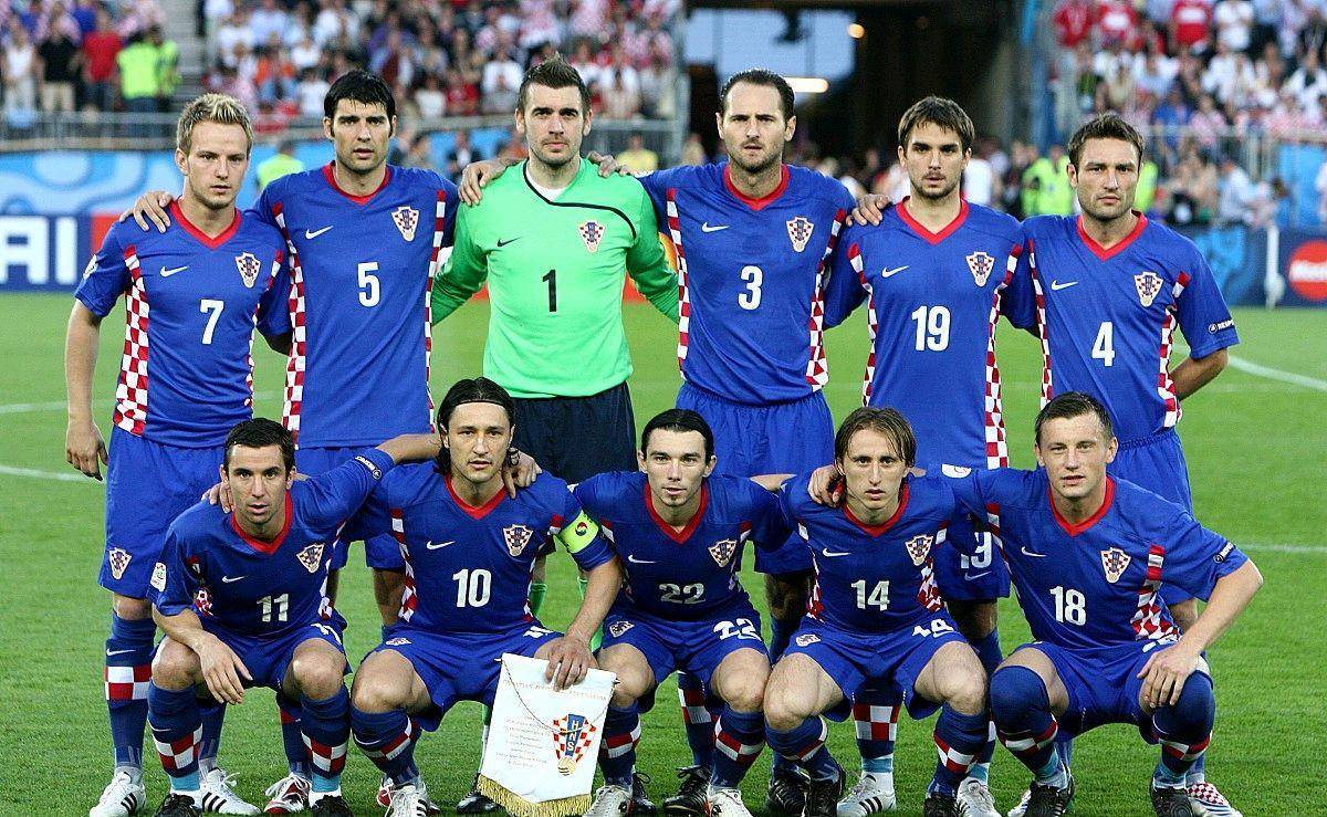 包含西甲国际比赛日走向成谜；那不勒斯回应争议；信心回归；更衣室氛围转暖的词条