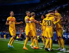 重磅！字母哥在巴塞罗那比赛中绝杀门兴格拉德巴赫赛前再遭质疑，洛杉矶湖人赛前队长鼓劲 