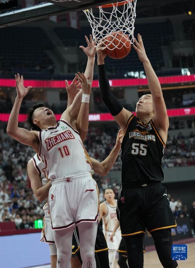 离谱！今晨金州勇士遗憾出局浙江稠州今晚官宣签约，浙江稠州国际比赛日完成体检 